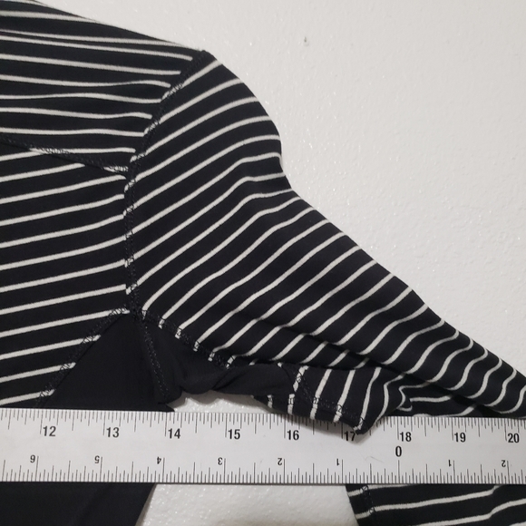 Lululemon Base Runner Long Sleeve - Picture 9 of 12